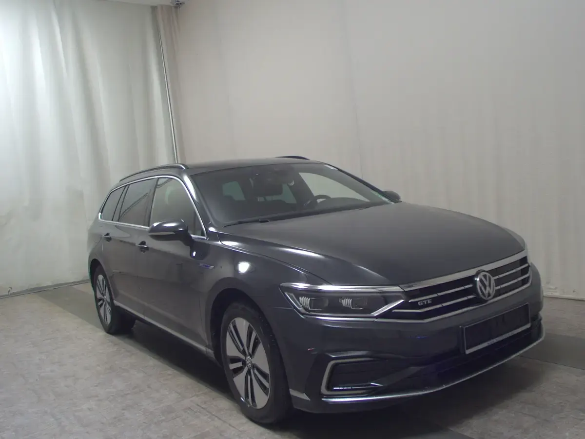 Używany VW Passat GTE 218 KM (160 kW) 2019 Szary Sedan/Limuzyna