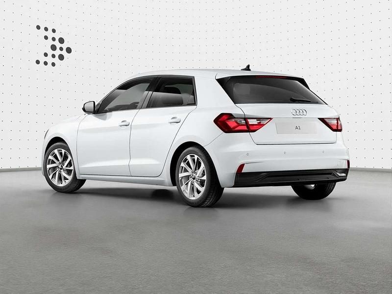Gebraucht Audi A1 Advanced 116 PS (85 kW) 2025 Gletscherweiß metallic SUV