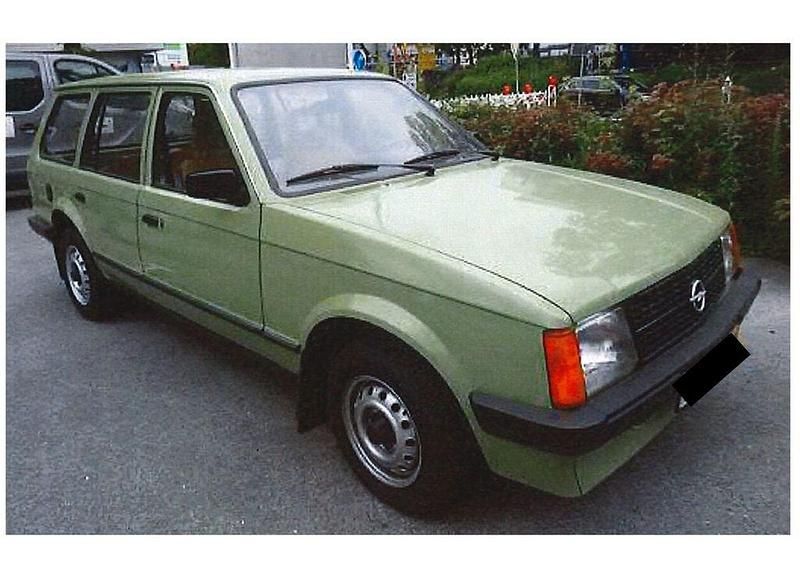 Grün Gebraucht 1983 Opel Kadett Limousine | 8.000 € - Bild 1/4