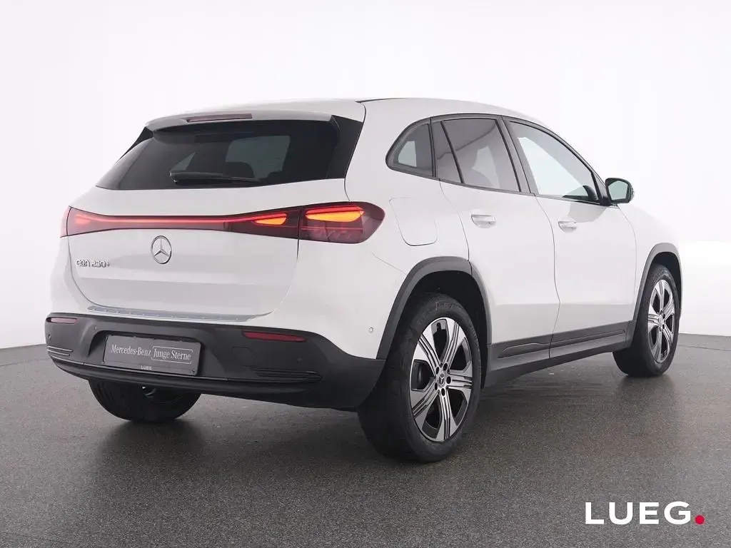 Gebraucht Mercedes EQA250+ Night 139 kW (190 PS) 2025 Weiß SUV