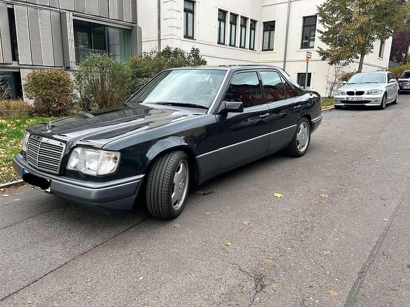 Gebraucht 1993 Mercedes E420 Limousine | 26.000 € - Bild 1/4