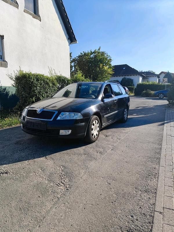 Schwarz Gebraucht 2006 Skoda Octavia Kombi | 2.650 € (Fairer Preis) - Bild 1/4