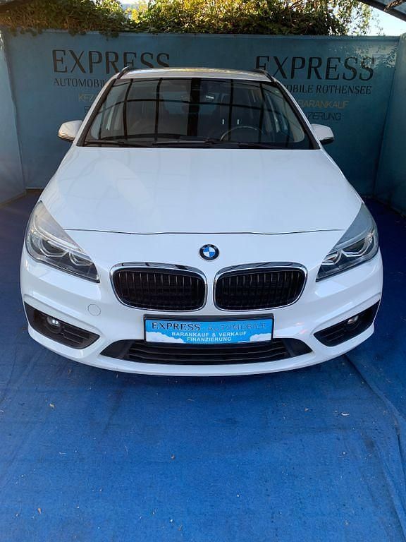 Weiß Gebraucht 2015 BMW 216 Active Tourer Basis Van / Kleinbus | 9.999 € (Fairer Preis) - Bild 1/4