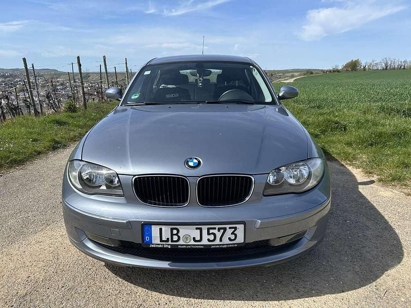 Gebraucht BMW 118 143 PS (105 kW) 2007 Silber Kleinwagen