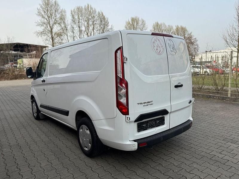 Gebraucht Ford 300 Trend 105 PS (77 kW) 2021 Weiß Van / Kleinbus