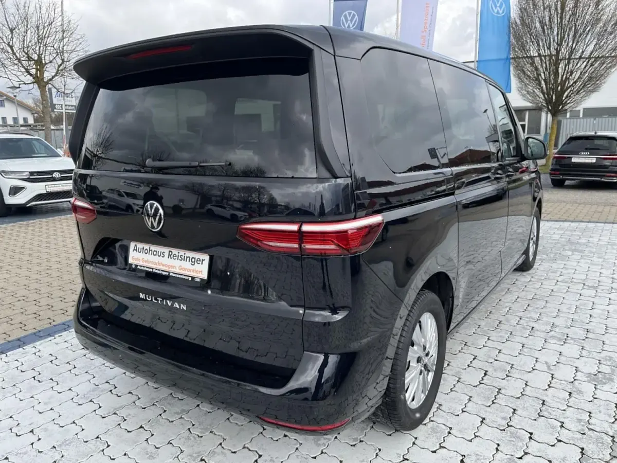 Usata VW Multivan Life 150 CV (110 kW) 2025 Monovolume