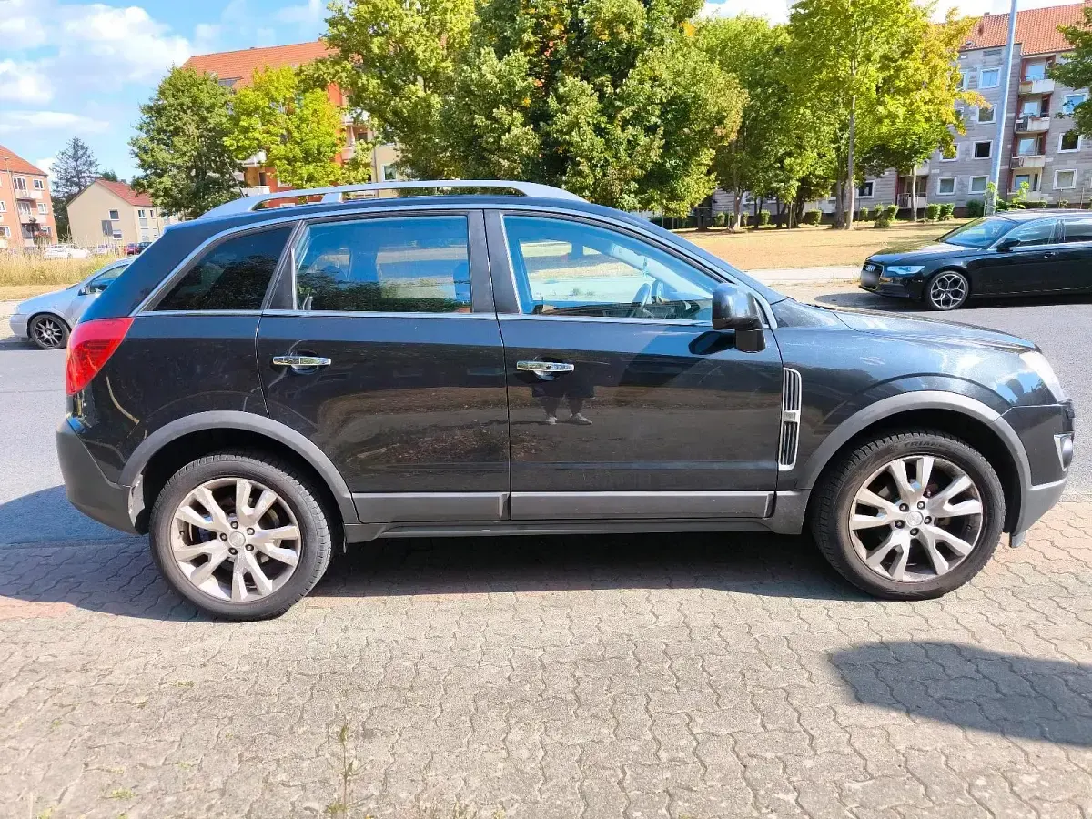 Second-hand Opel Antara 163 CP (119 kW) 2012 Negru SUV