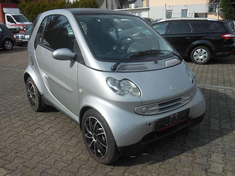 Tridionsicherheitszelle silbe Gebraucht 2004 Smart ForTwo Coupé Basis Coupé | 3.495 € (Teuer) - Bild 1/4