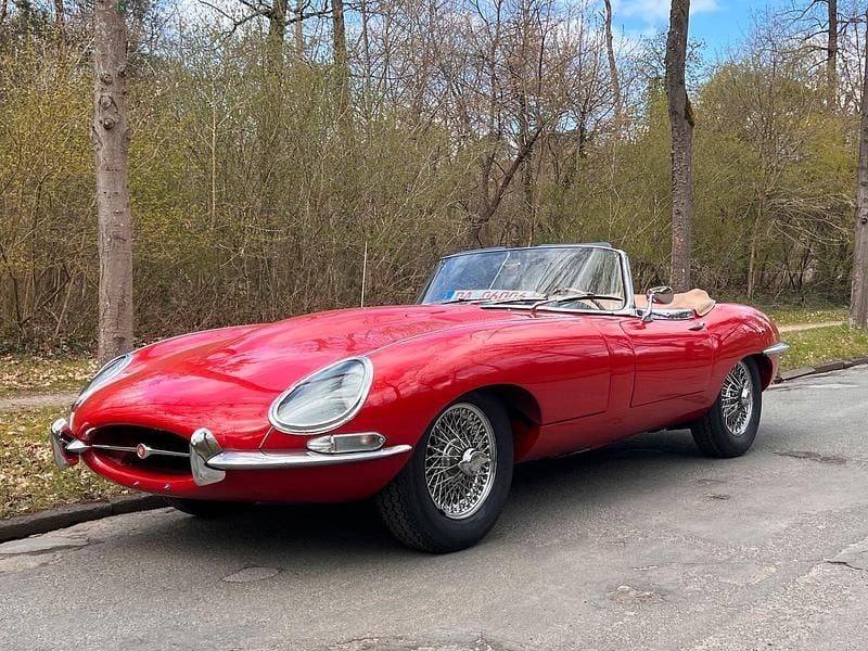 Usata Jaguar E-Type 265 CV (194 kW) 1966 Rosso Cabrio
