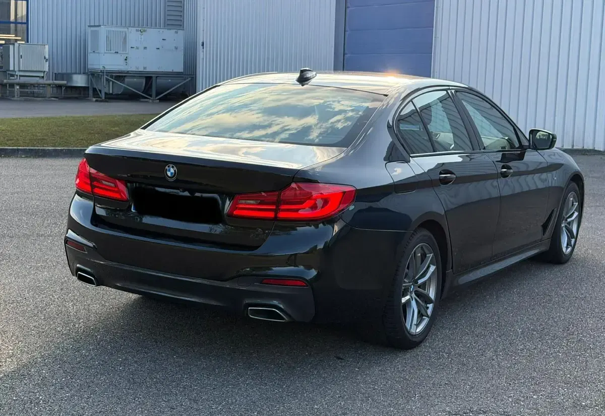 Gebraucht BMW 520 M Sport 190 PS (139 kW) 2020 Schwarz Limousine