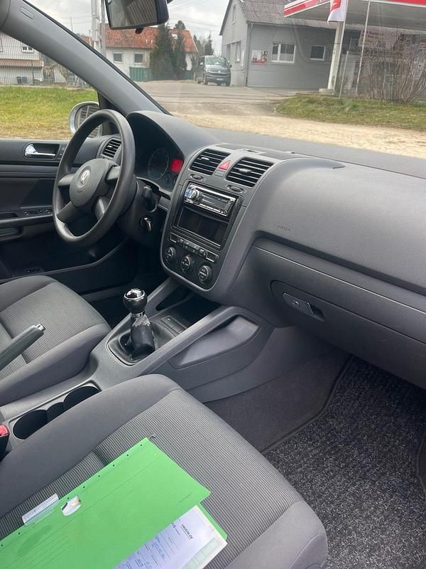 Gebraucht VW Golf V 102 PS (75 kW) 2005 Grau Kleinwagen