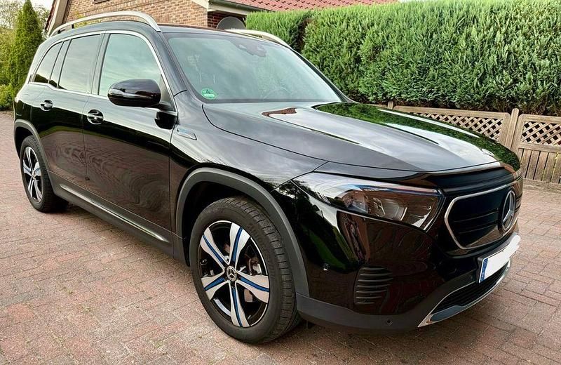 Schwarz Gebraucht 2022 Mercedes EQB250 SUV | 28.000 € (Guter Preis) - Bild 1/4