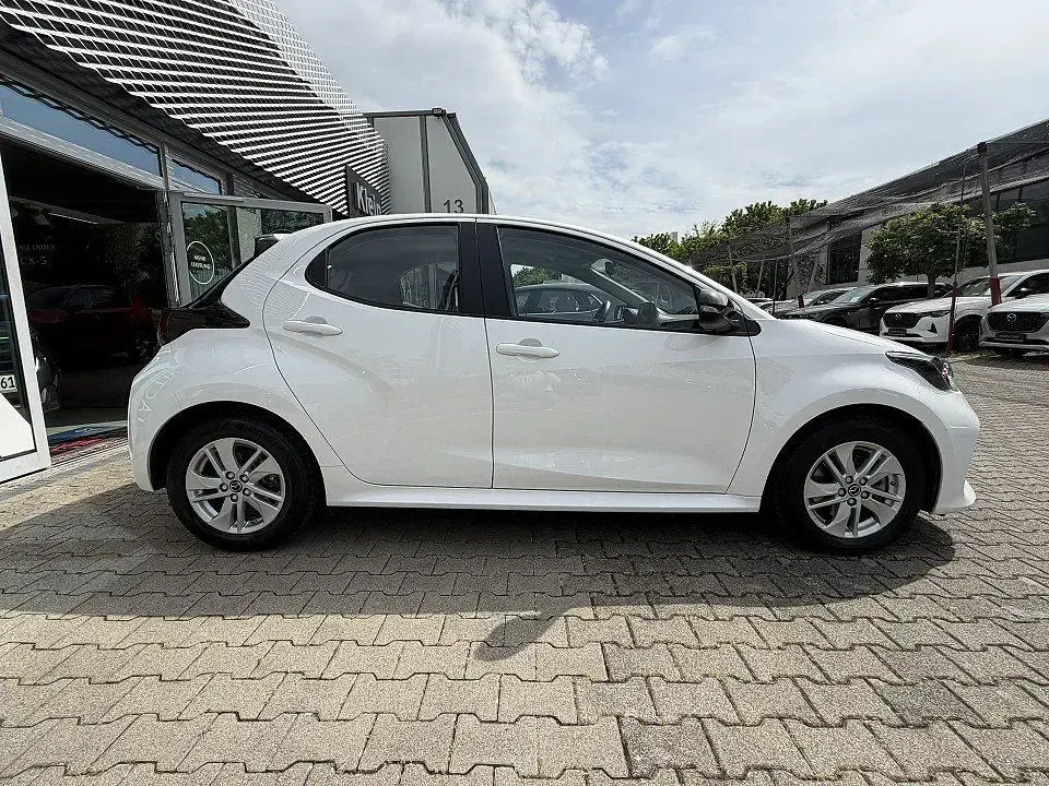 Occasion Mazda 2 116 ch (85 kW) 2024 Blanc Citadine