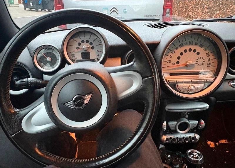 Gebraucht Mini Cooper Cabriolet 97 PS (71 kW) 2010 Gold Cabrio