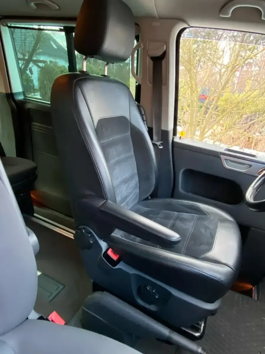Gebraucht VW Multivan 131 PS (96 kW) 2009 Schwarz Van / Kleinbus