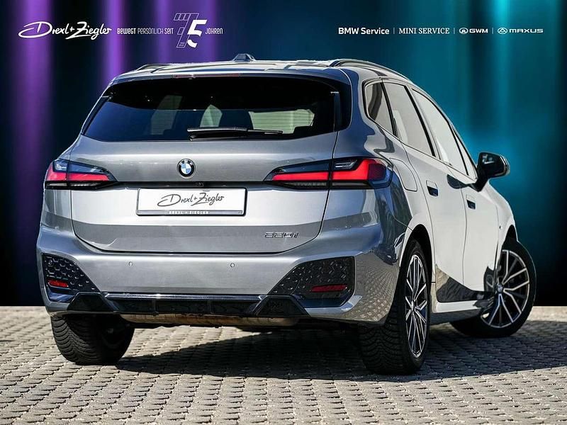 Gebraucht BMW 220 Active Tourer M Sport 170 PS (125 kW) 2025 Skyscraper grey metallic Van / Kleinbus