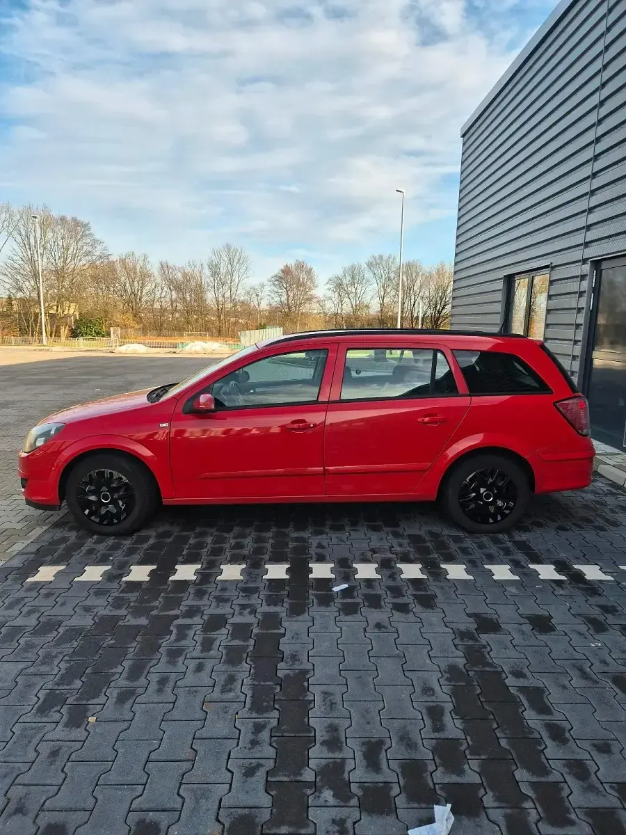 Gebraucht Opel Astra 90 PS (66 kW) 2005 Rot Kombi