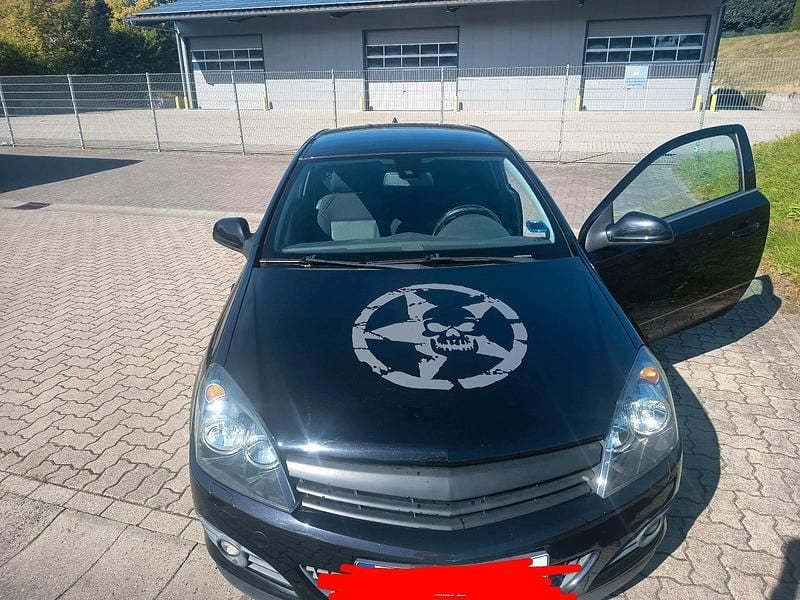 Schwarz Gebraucht 2010 Opel Astra GTC Coupé | 2.000 € (Superpreis) - Bild 1/3