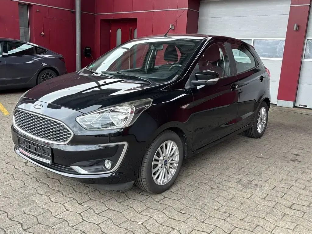 Gebraucht Ford Ka Plus 86 PS (63 kW) 2019 Schwarz Kleinwagen