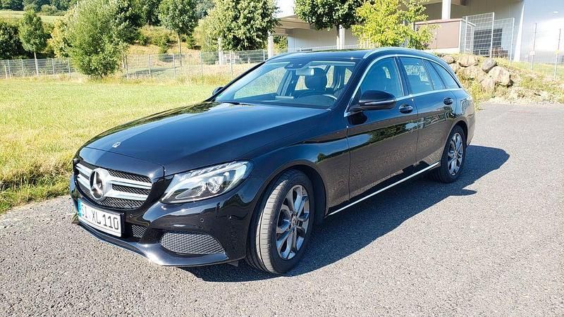Schwarz Gebraucht 2018 Mercedes C180 Avantgarde Kombi | 19.800 € (Guter Preis) - Bild 1/4