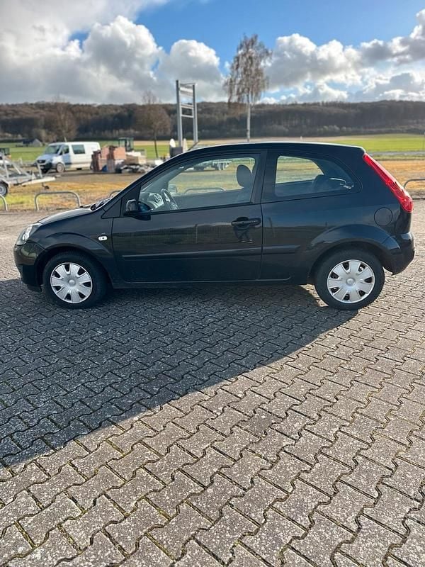 Gebraucht Ford Fiesta 60 PS (44 kW) 2008 Schwarz Kleinwagen