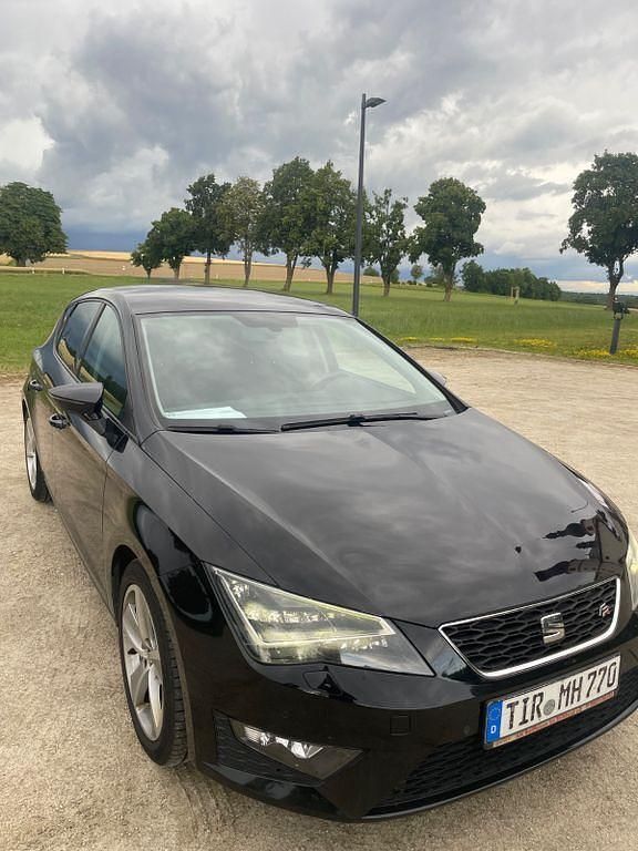 Schwarz Gebraucht 2015 Seat Leon FR Limousine | 6.500 € (Superpreis) - Bild 1/4