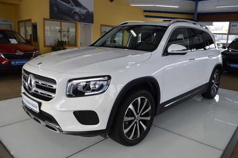 Weiß Gebraucht 2023 Mercedes GLB200 SUV | 35.880 € (Fairer Preis) - Bild 1/4