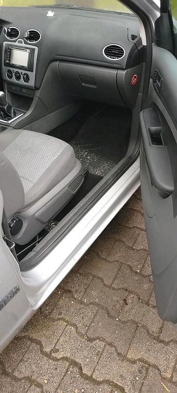 Gebraucht Ford Focus 80 PS (58 kW) 2005 Silber Limousine
