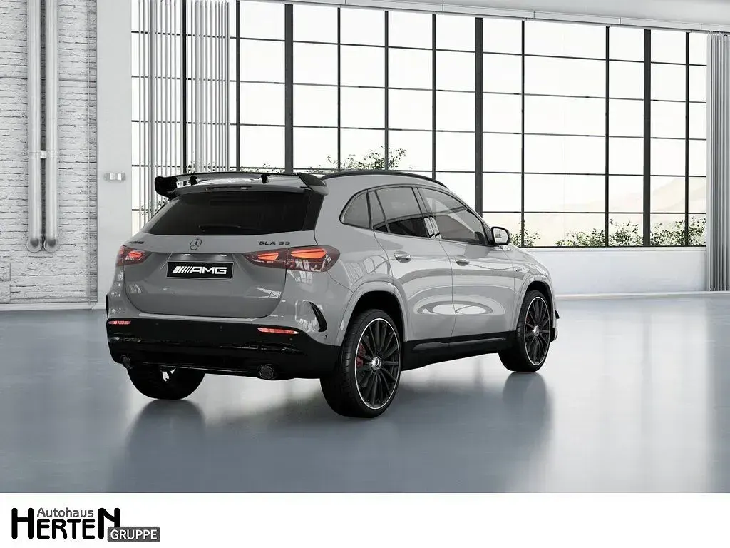 Gebraucht Mercedes GLA35 AMG AMG 306 PS (225 kW) 2025 Grau SUV