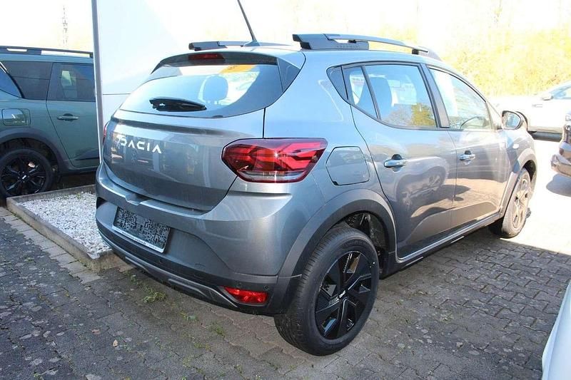 Neu Dacia Sandero Expression 91 PS (66 kW) 2026 Dolomitgrau Limousine