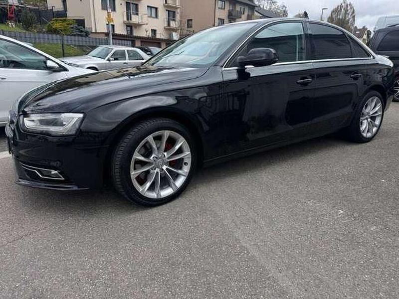 Gebraucht Audi A4 Ambiente 150 PS (110 kW) 2015 Mythosschwarz metallic Limousine