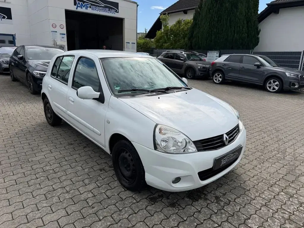 Gebraucht Renault Clio Authentique 58 PS (42 kW) 2010 Weiß Limousine