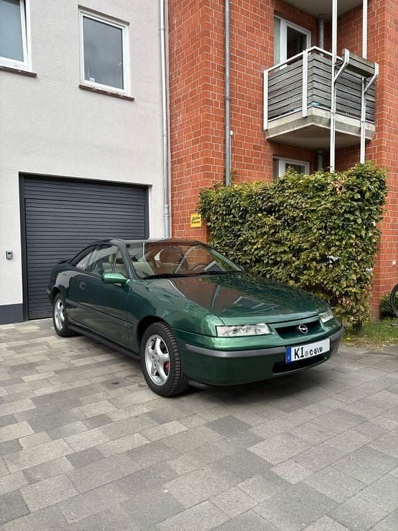 Grün Gebraucht 1996 Opel Calibra Coupé | 8.900 € (Etwas zu teuer) - Bild 1/4