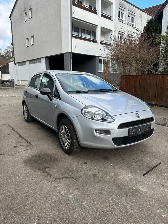 Silber Gebraucht 2018 Fiat Punto Kleinwagen | 6.000 € (Fairer Preis) - Bild 1/4