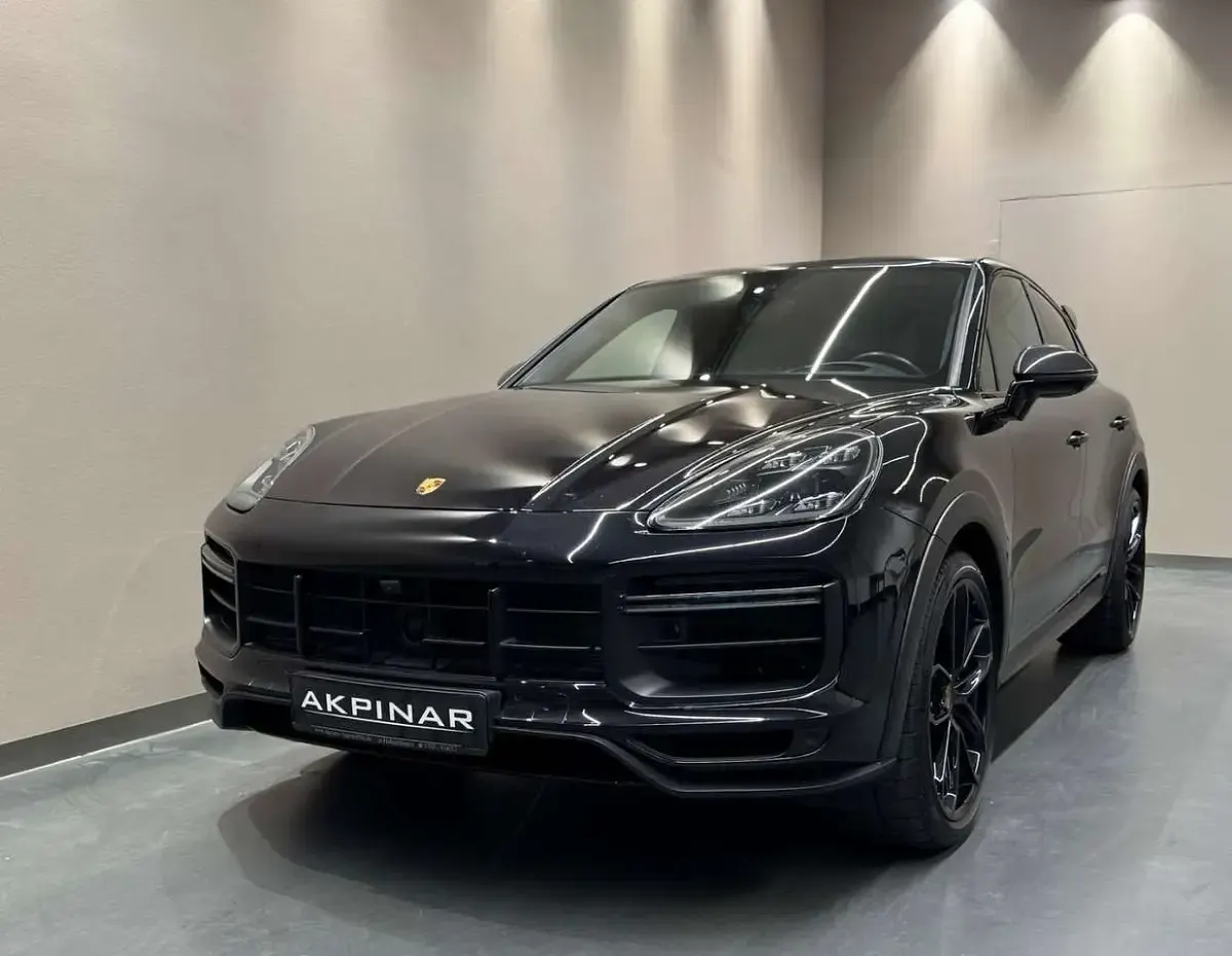 Gebraucht Porsche Cayenne Turbo GT 640 PS (470 kW) 2021 Schwarz SUV