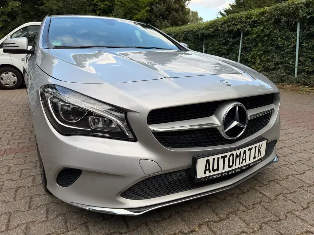 Gebraucht Mercedes CLA220 177 PS (130 kW) 2016 Silber Coupé