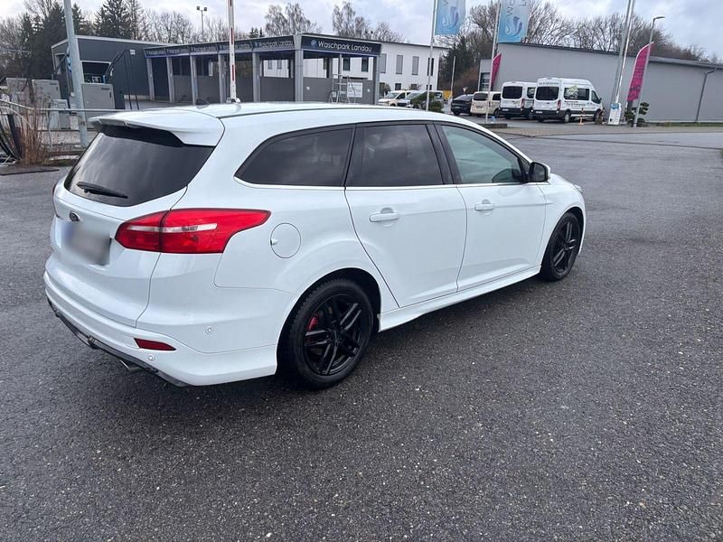 Gebraucht Ford Focus ST-Line 150 PS (110 kW) 2017 Weiß Kombi