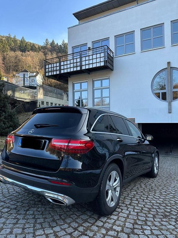 Gebraucht Mercedes GLC250 AMG line 204 PS (150 kW) 2015 Schwarz SUV