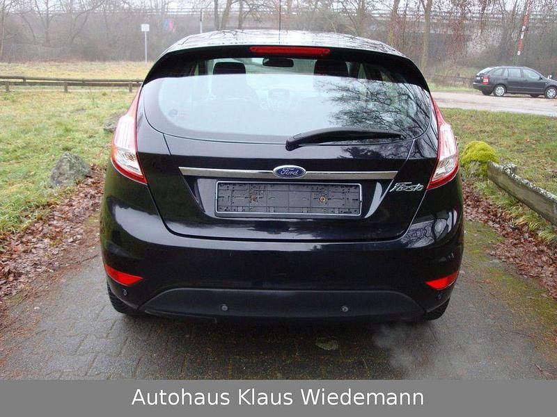 Gebraucht Ford Fiesta Titanium 101 PS (74 kW) 2016 Panther  schwarz Kleinwagen