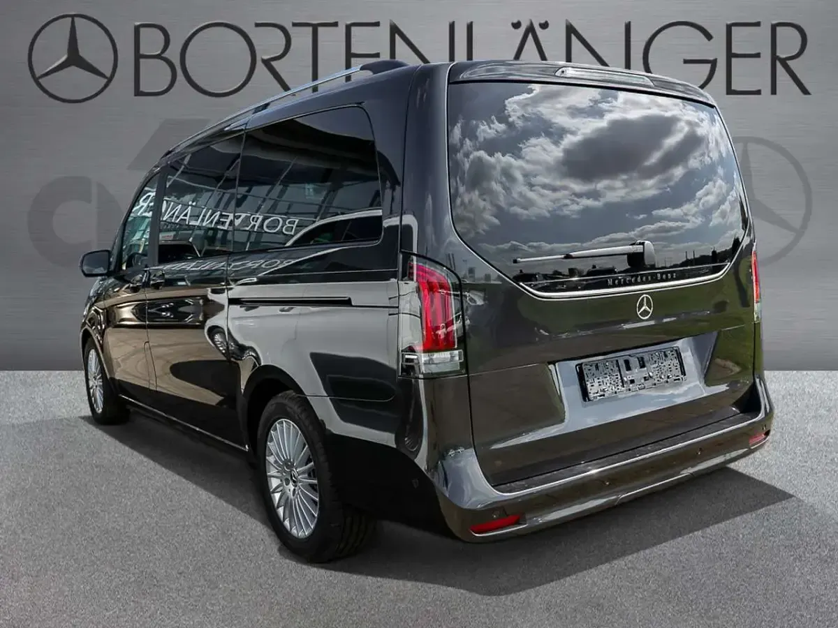 Gebraucht Mercedes V250 Style 190 PS (139 kW) 2025 Grau Van / Kleinbus