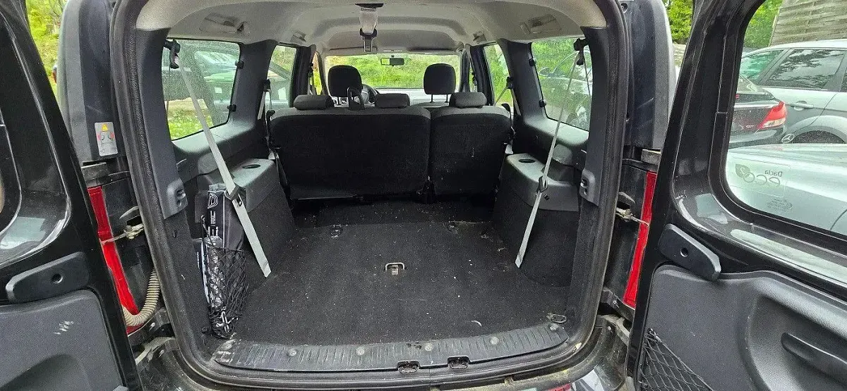 Używany Dacia Logan 88 KM (64 kW) 2012 Szary Sedan/Limuzyna