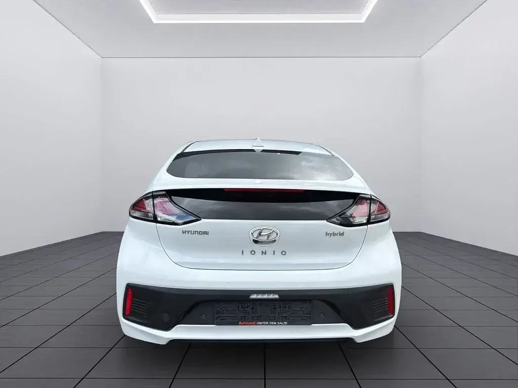 Gebraucht Hyundai Ioniq Premium 105 PS (77 kW) 2019 Weiß Kleinwagen