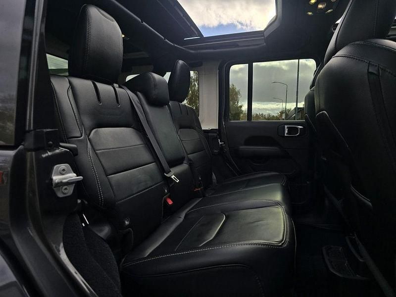 Gebraucht Jeep Wrangler Unlimited Sahara 379 PS (278 kW) 2022 Grau SUV