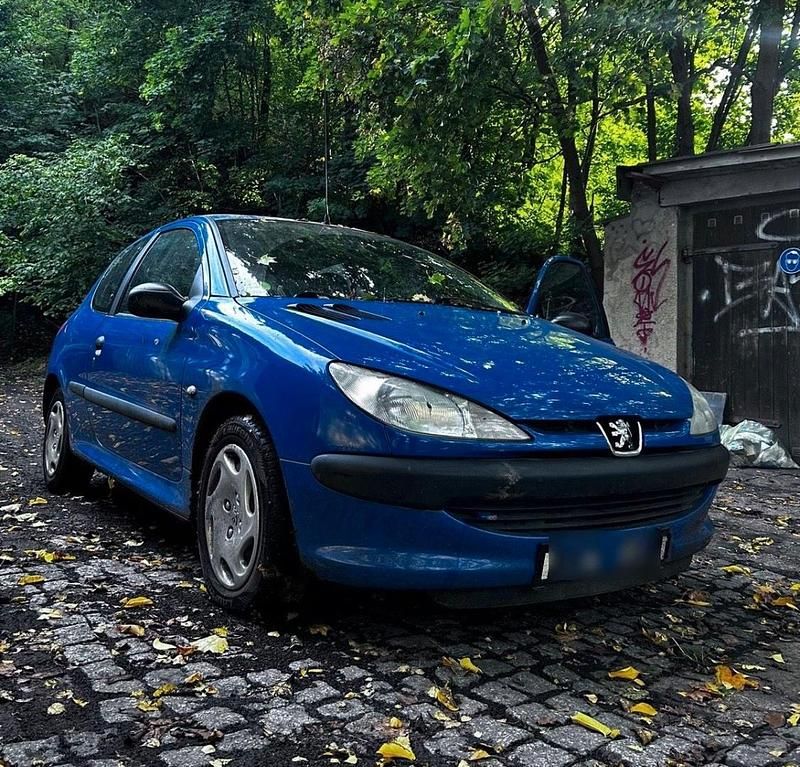 Blau Gebraucht 2001 Peugeot 206 Kleinwagen | 700 € (Fairer Preis) - Bild 1/4