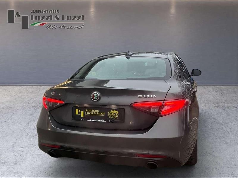 Gebraucht Alfa Romeo Giulia Ti 280 PS (205 kW) 2024 Grigio vesuvio Limousine