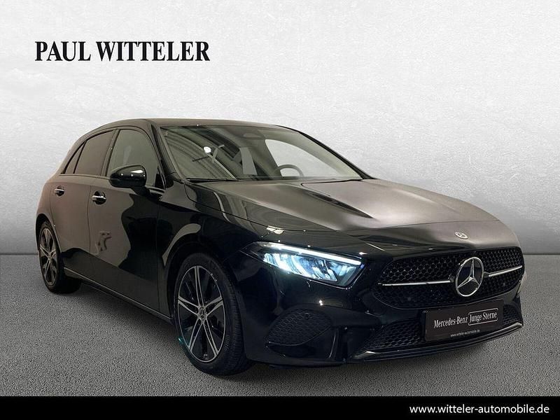 Gebraucht Mercedes A200 Progressive 163 PS (119 kW) 2024 Schwarz Limousine