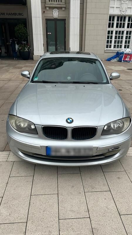Grau Gebraucht 2009 BMW 120 Kleinwagen | 4.100 € (Superpreis) - Bild 1/4