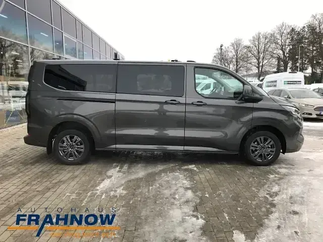 Gebraucht Ford Tourneo Custom Titanium 170 PS (125 kW) 2026 Grau Van