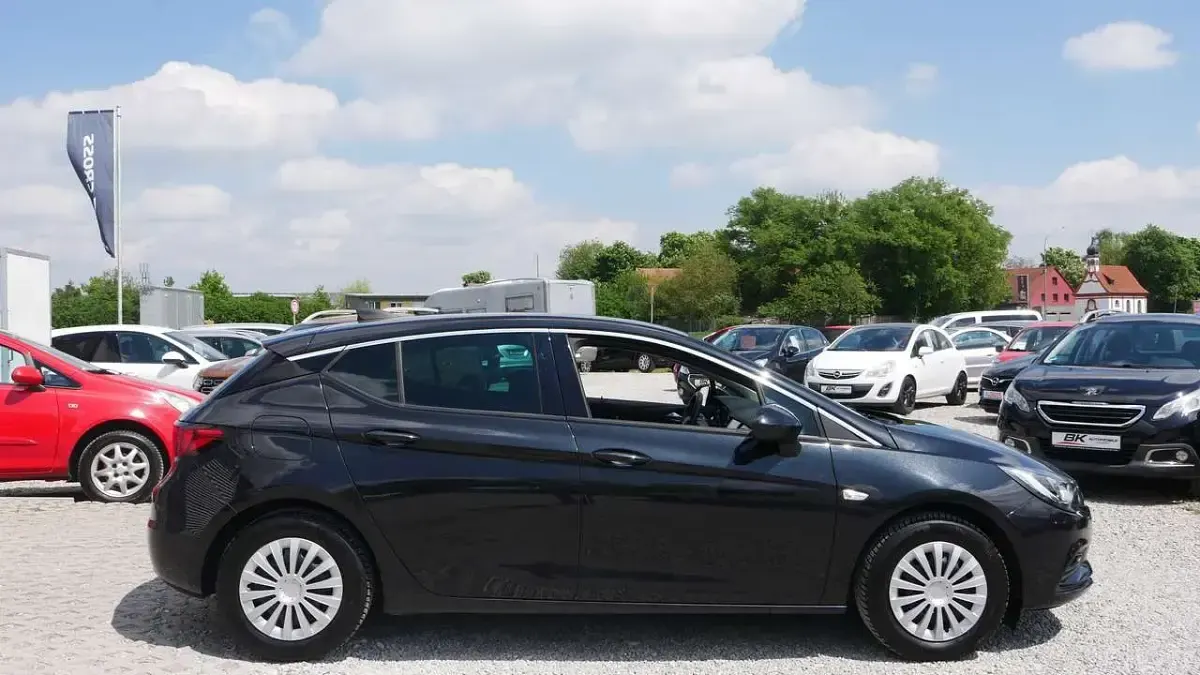 Usata Opel Astra 150 CV (110 kW) 2015 Nero Utilitaria