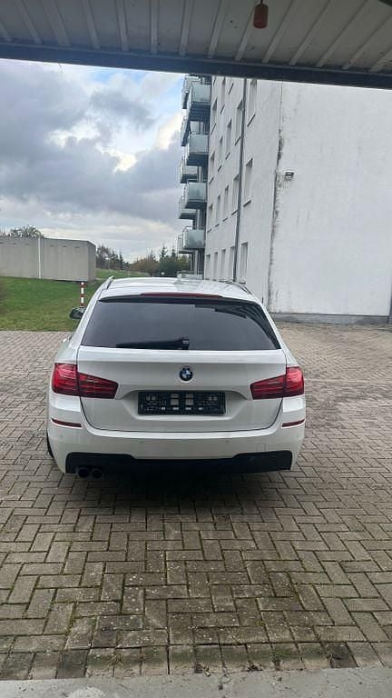 Gebraucht BMW 530 M Sport 258 PS (189 kW) 2013 Weiß Kombi
